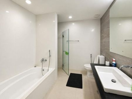 Bathroom - ￭ The Emperor ￭ 03BR Apartment For Rent ￭ (NK107462)