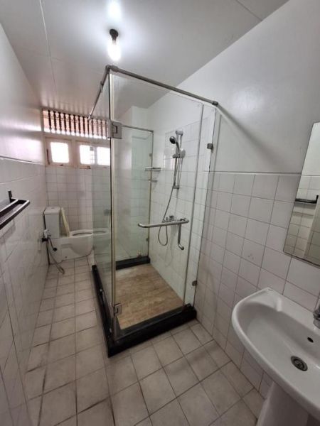 Bathroom - Ref(P-SAM-849) Grand 8-Bedroom Luxury Residence on 39 Perches – Rs. 320 Million