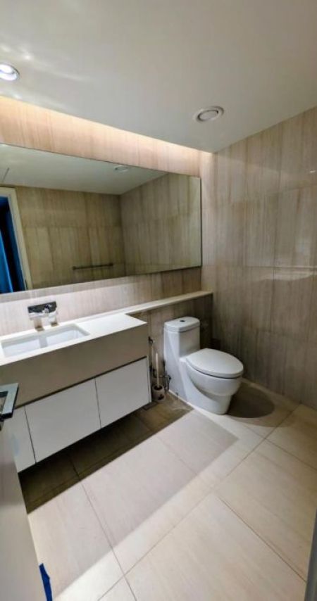Bathroom - Furnished Luxury Apartment for Rent at Colombo City Center - Colombo 2