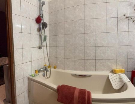 Bathroom - Windsor Tower - 03 Bedroom Unfurnished Apartment for Sale in Colombo 07 