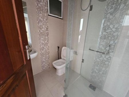 Bathroom - Kings Garden - 03 Bedroom Unfurnished Apartment for Sale in Colombo 05 (A3151)-SOLD