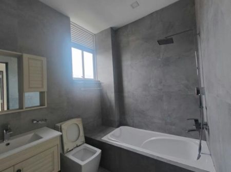 Bathroom - Legends Towers - 04 Bedroom Furnished Duplex Apartment for Rent in Colombo 07 (A2893)-RENTED