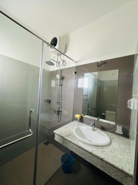 Bathroom - Modern 2 Bedroom Apartment for Rent at Canterbury Golf Resort / LKR 150,000 (EM182RN)