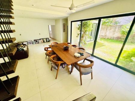 Dining room - (SE1380) 🏡 Modern Architect-Designed House for Sale in Rajagiriya 🏡