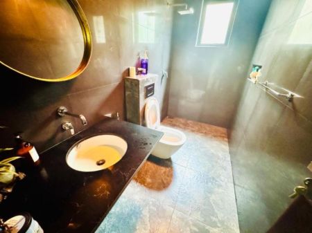 Bathroom - (SE1380) 🏡 Modern Architect-Designed House for Sale in Rajagiriya 🏡