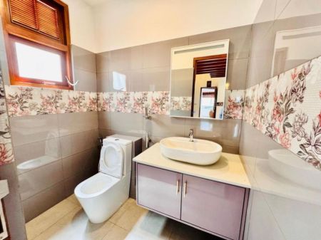 Bathroom - (SE1625)🏢✨ Newly Built Luxury Condominium Apartment for Sale – Kandawatta Road, Nugegoda 🌟