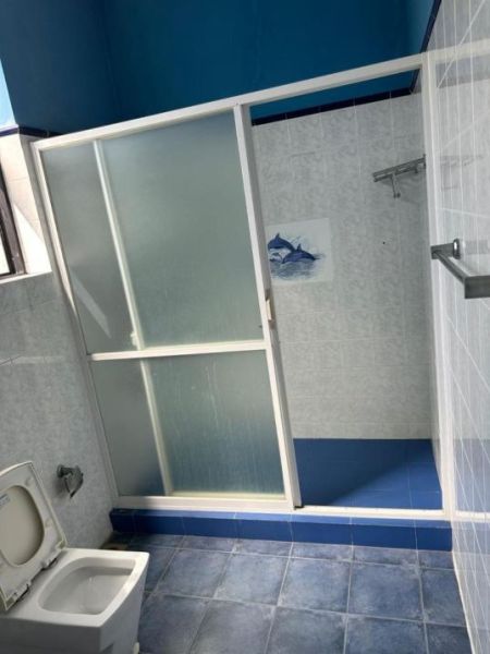 Bathroom - For Rent – Luxury House In Subathipura, Battaramulla