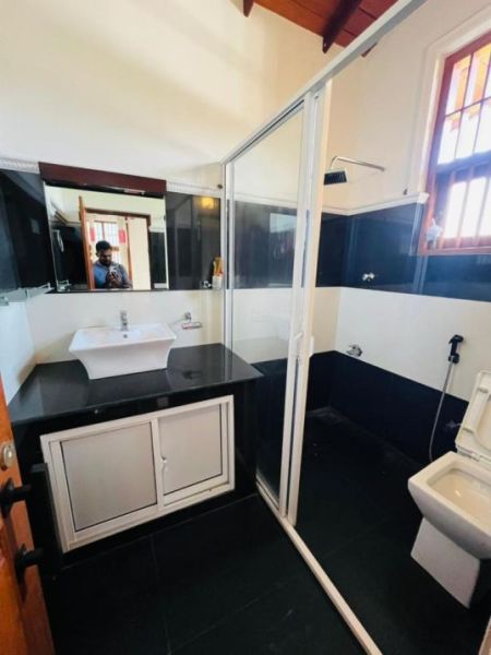 Bathroom - 2 Bedroom house for sale in Thalawathugoda | 120 Million