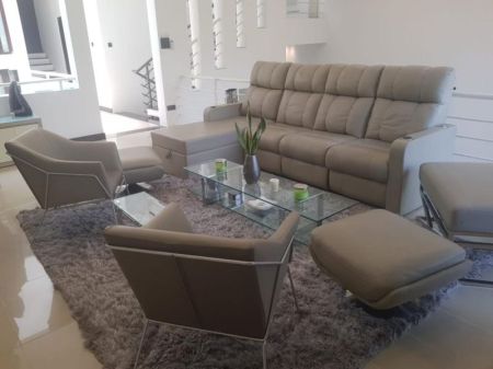 Living Room - Luxury 5 Bedrooms House for Sale in Colombo 5 - PDH185