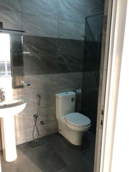Bathroom -  Blue Ocean - 03 Bedroom Unfurnished Apartment for Sale in Colombo 05 (A4456)-SOLD
