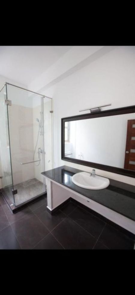 Bathroom - 4 Bedroom House for Rent - Rajagiriya | LKR 325,000 (EM525)