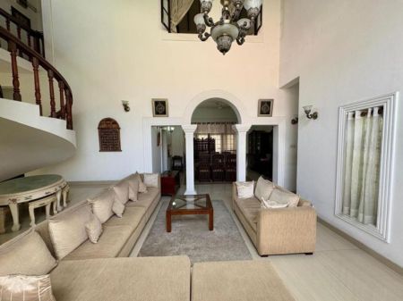 Living Room - 4 Bedroom Luxury House for Sale – Colombo 04 | LKR 280 Million (EM107RK)