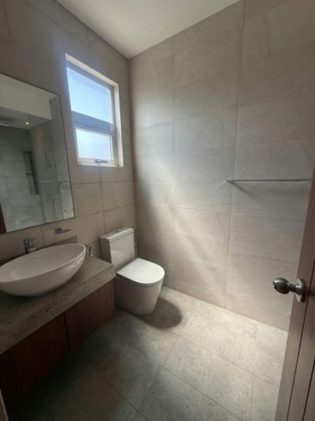 Bathroom - Capitol Elite - 03 Bedroom Unfurnished Apartment for Rent in Colombo 07 (A3967)-RENTED