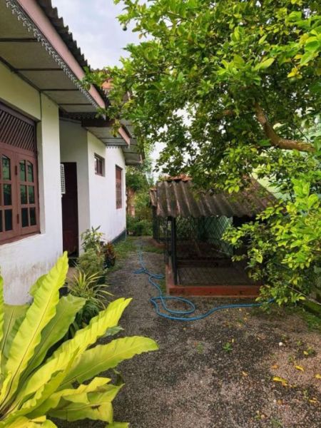 Exterior - Mahara Kadawatha, Mahawela Road House on 18 Perches of Land for Sale