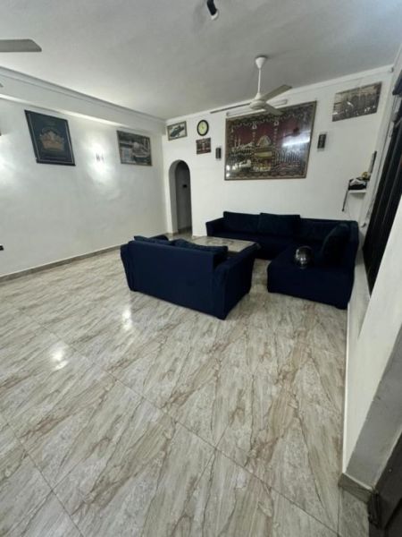Living Room - 5 BR House For Sale in Dehiwala - PDH270