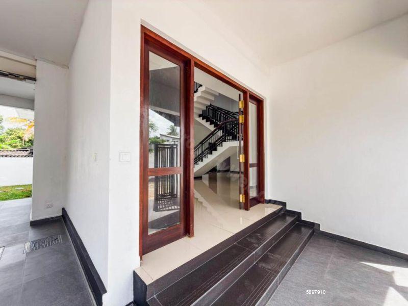 House for sale in Mount Lavinia