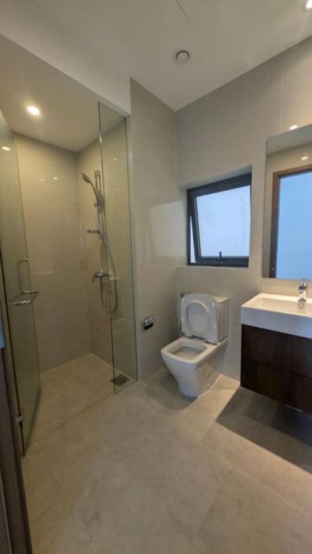 Bathroom - 03 Bedrooms Apartment For Rent In Colombo 02 In Capitol Twin Peaks 