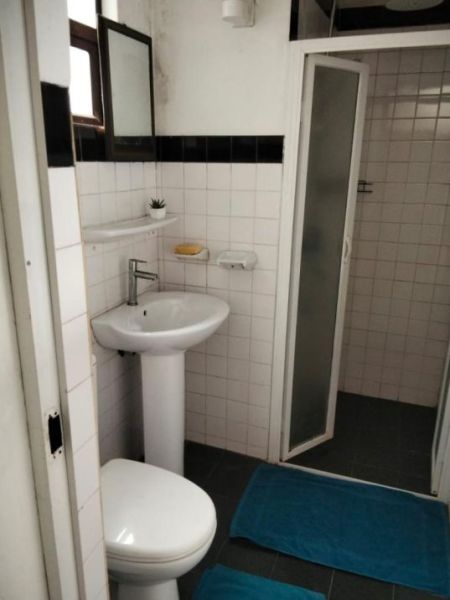 Bathroom - House for rent in Mount Lavinia 
