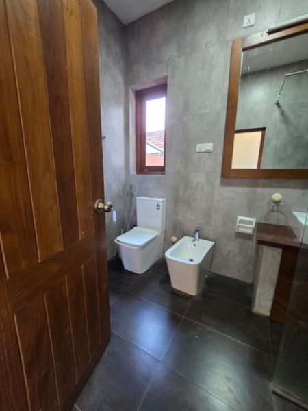 Bathroom - Modern 03 bedroom semi-furnished 3,000 Sq Ft new house with large rooftop terrace in Nugegoda for immediate rental.