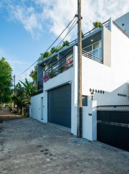 Exterior - BATTARAMULLA  - NEW HOUSE FOR SALE | with FURNITURE| Rs. 57 Mil