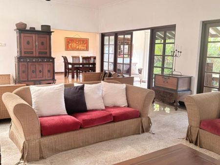 Living Room - 5 Bedroom house for rent in Colombo 8 for Rs. 8.50 lakhs (per month)