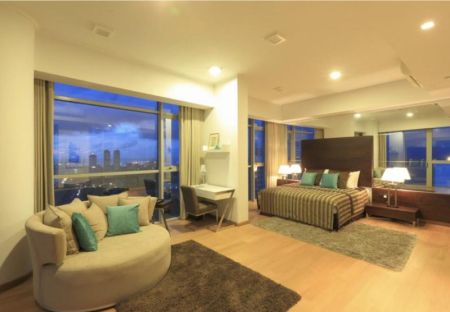Living Room - 4 Bedroom Penthouse for Rent in Emperor, R81631