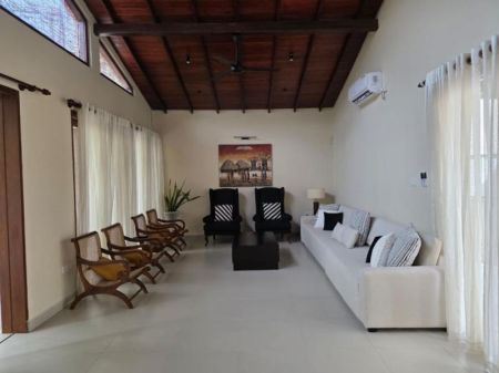Living Room - Luxury Fully Furnished 04 Bed rooms House for Rent in Maharagama