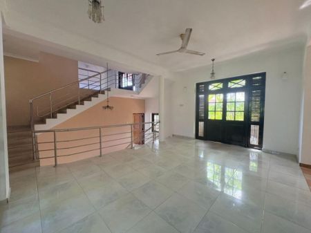 Living Room - 4 BR House for Rent in Battaramulla – PDH328