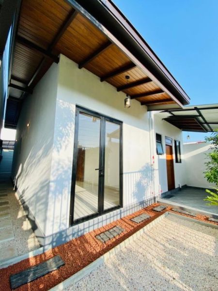 Exterior - Modern 3-Bedroom House for Sale – Prime Paradise City, Athurugiriya 
