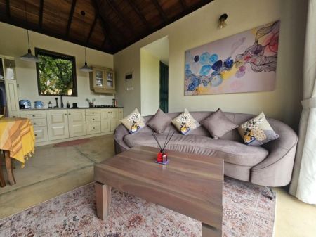 Living Room - Tranquil & Elegant Single Bedroom House for Long / Short Term Rent in Malabe (LKR 125,000 Per Month)