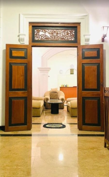 Living Room - 7 BR Furnished Villa for Rent in Colombo 10 – PDC148