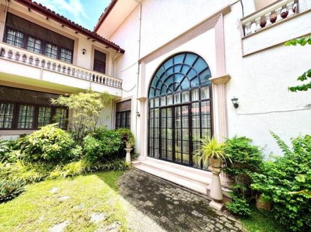 Exterior - Geoffrey Bawa–Designed Luxury Home for Sale in Colombo 04 (Bambalapitiya)
