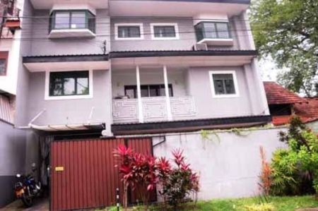 Exterior - 3 Bedroom House for Sale in Poorvaramaya road, Colombo 5, S1905