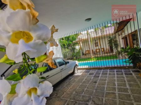 Pool - Luxury Bawa-Style Inspired House for Rent – Colombo 05