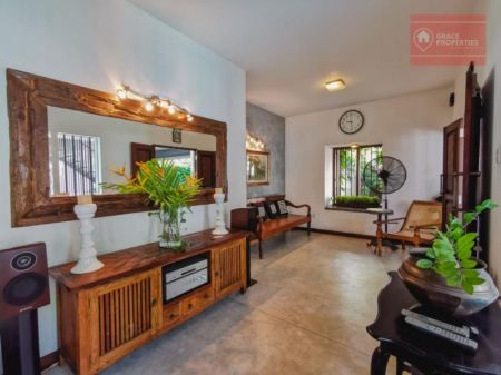 Living Room - Luxury Bawa-Style Inspired House for Rent – Colombo 05