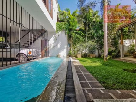 Exterior - Luxury Bawa-Style Inspired House for Rent – Colombo 05