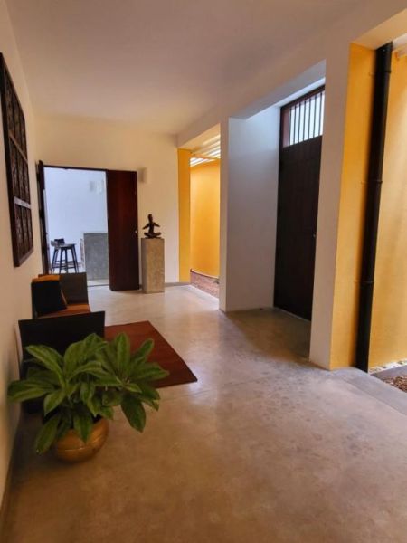 Living Room - FOR Rent | Colombo 5 | 4-Bedroom | Luxury House