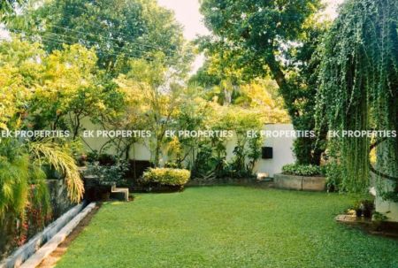 Exterior - 4 Bedroom House For Sale in Battaramulla | 27.3 Perches | 4300 sq.ft | 2 Parking Spaces | EK-1451