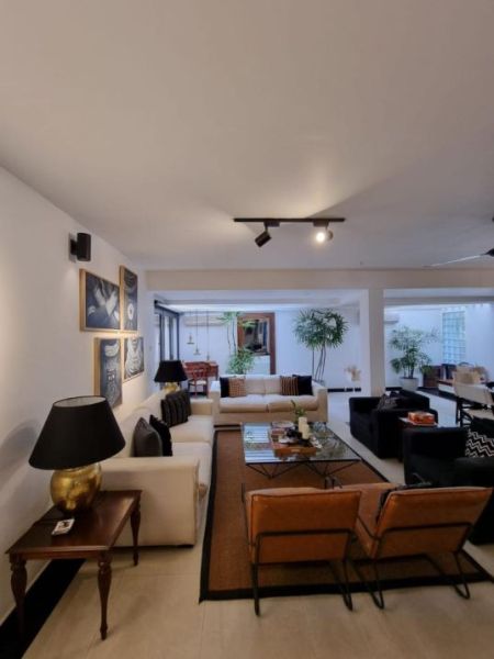 Living Room - 4 Bedroom House for Rent in Colombo 5, R4838