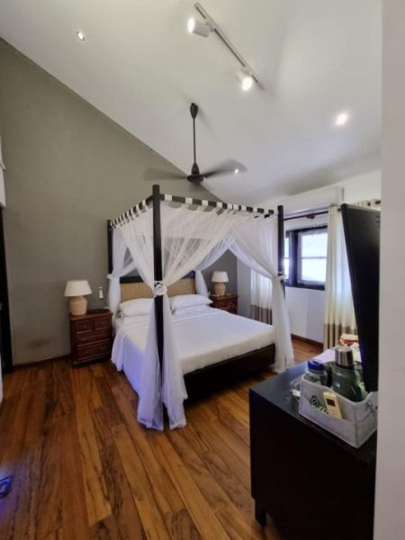 Living Room - 4 Bedroom House for Rent in Colombo 5, R4838