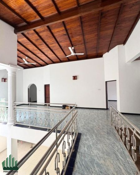 Exterior - Colombo 5 Villa for rent with spacious garden space 