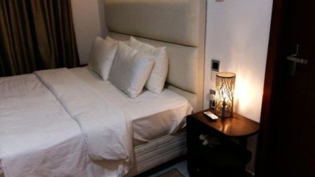 Bedroom - Spacious Apartment for Sale – Colombo 03 (Inner Flower Road)