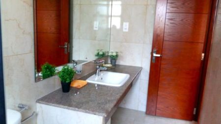 Bathroom - Spacious Apartment for Sale – Colombo 03 (Inner Flower Road)