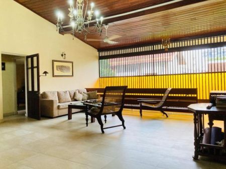 Living Room - 4 Bedroom House for Rent in Sulaiman Terrace