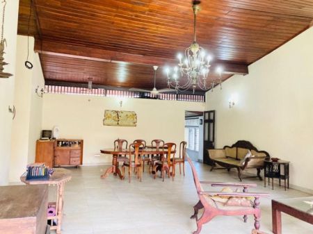 Living Room - 4 Bedroom House for Rent in Sulaiman Terrace