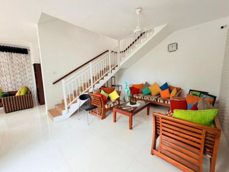 Living Room - Thalawathugoda Luxury 4 BR House For Sale in Kalalgoda