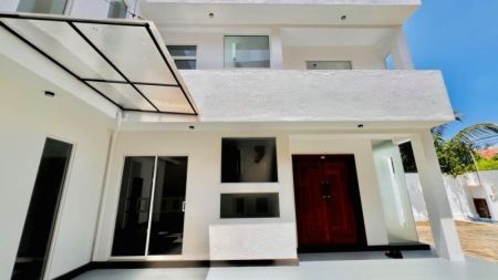 Exterior - Very Close To Tourists Area An Upstairs 4 BR House For Sale In Negombo