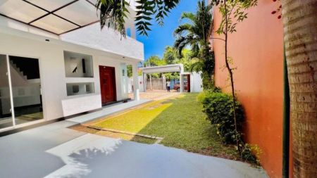 Exterior - Very Close To Tourists Area An Upstairs 4 BR House For Sale In Negombo