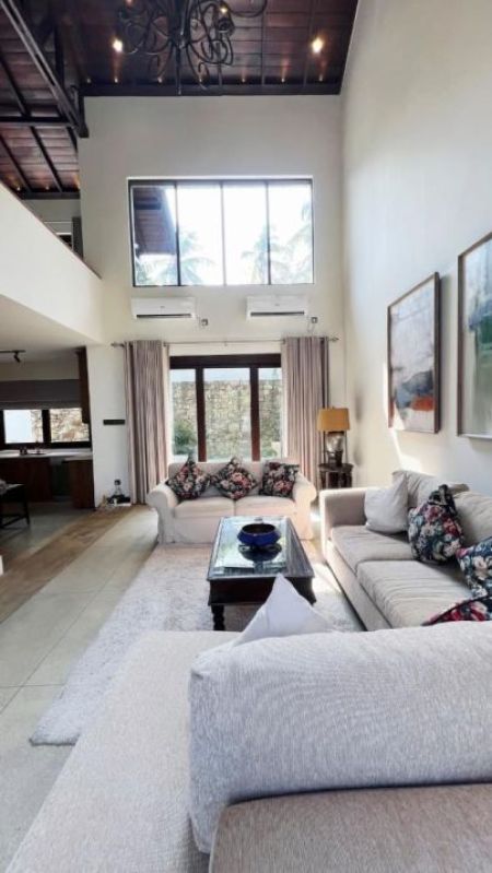 Living Room - Spacious Fully Furnished Two-Storey House for Rent – Pelawatta