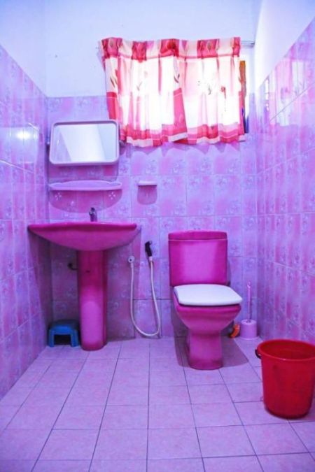 Bathroom - Spacious 6BR House for Sale in Kotikawatta, Mahabuthgamuwa